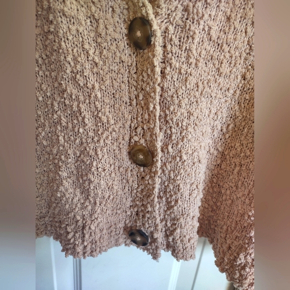 Cropped sweater size Large - Picture 3 of 5